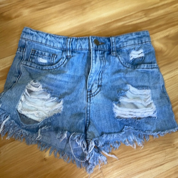 FASHION NOVA SHORTS - Picture 5 of 5